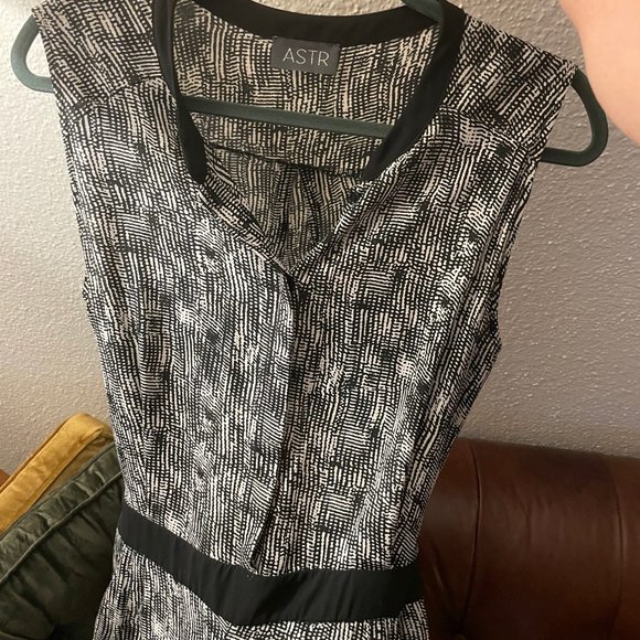 ASTR Romper (Medium) - Picture 5 of 5